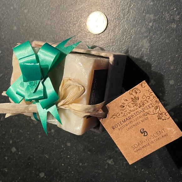 Three-Bar Lavender Soap Set in Gift Box (NWT) - Picture 7 of 10